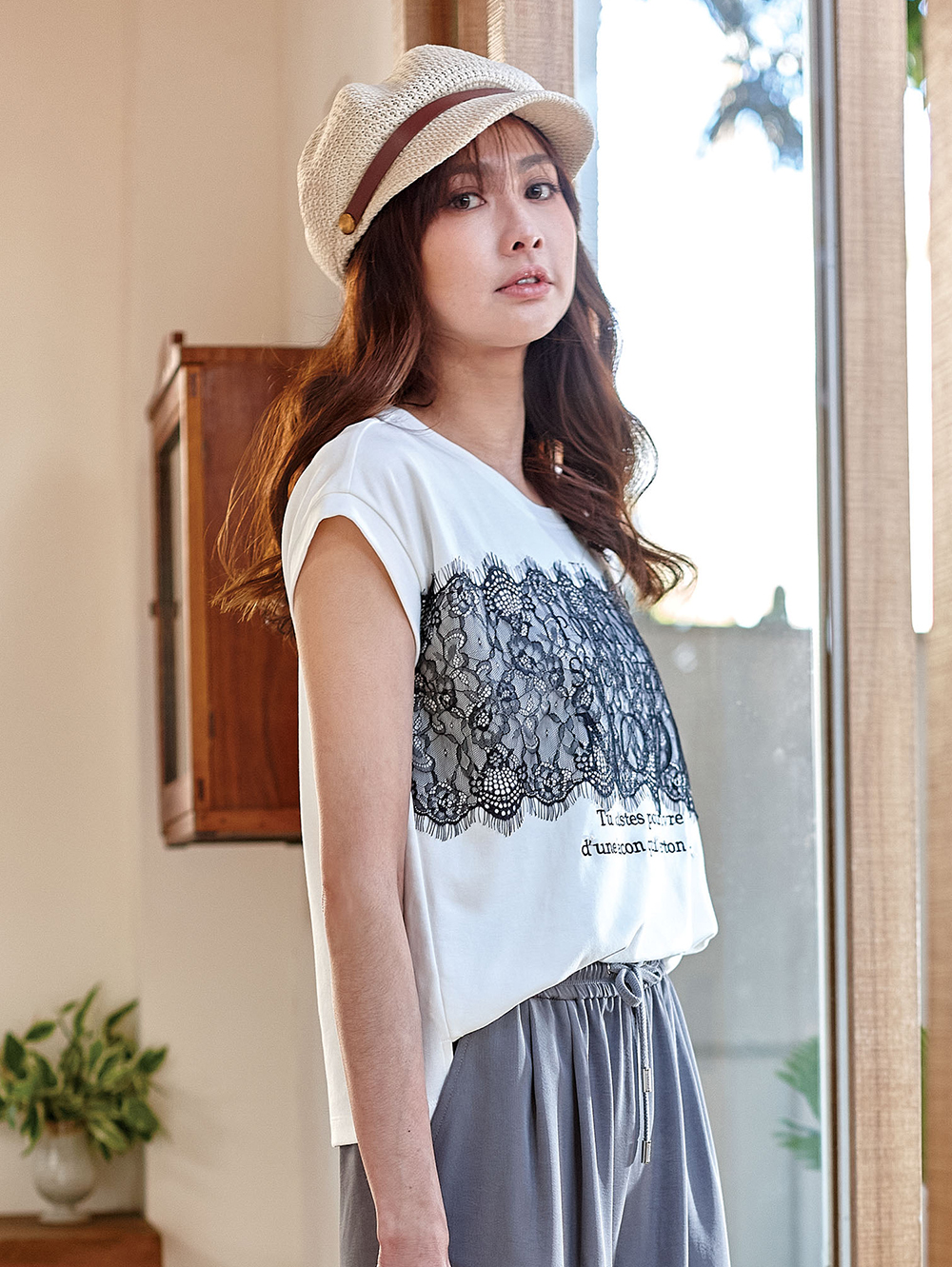DITA甜美蕾絲法國袖T-SHIRT