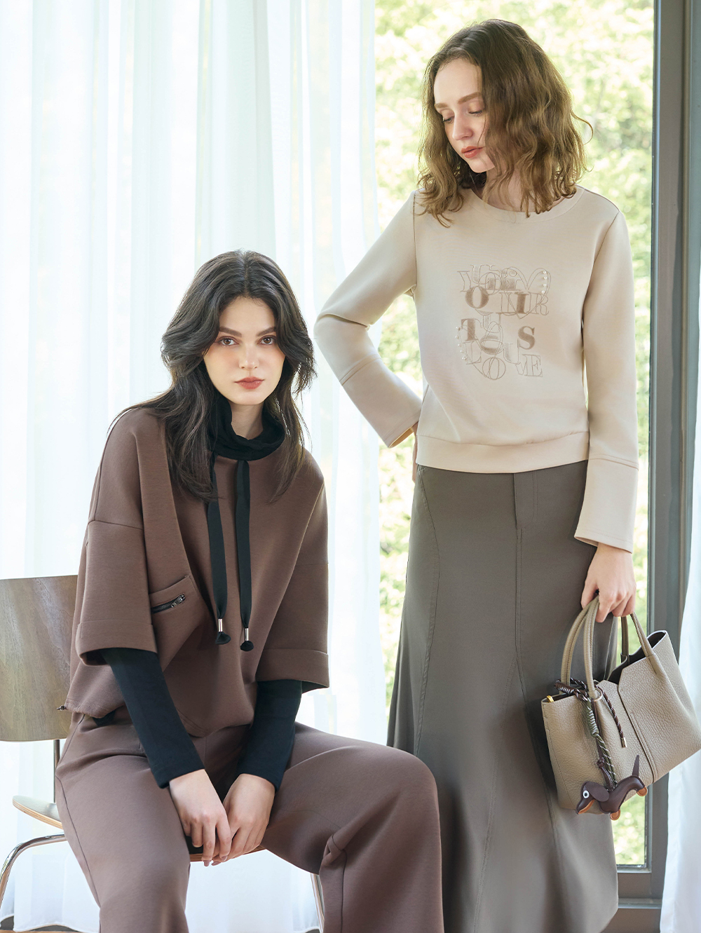 JOAN輕磨毛弧型剪裁岔片裙