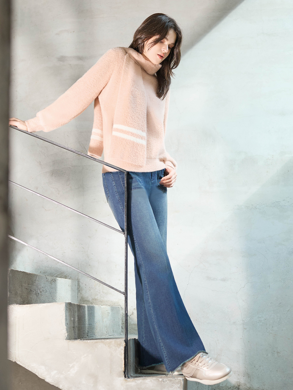 JOAN復古刷色磨毛喇叭牛仔褲