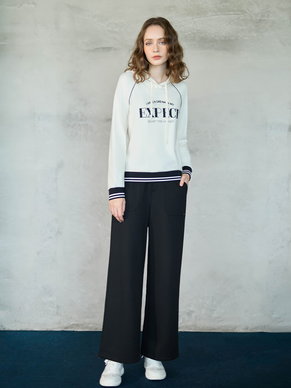 JOAN褲腳抽繩彈性直筒寬褲