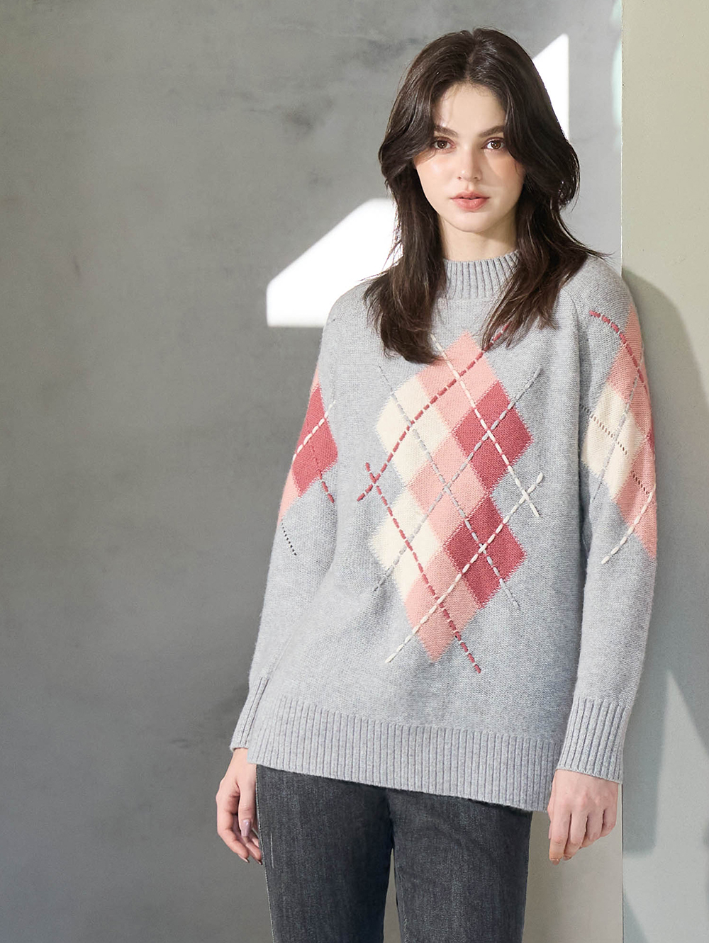 JOAN經典菱格紋修身針織上衣