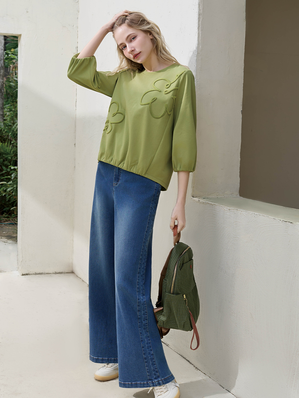 JOAN率性修身直筒寬版牛仔褲