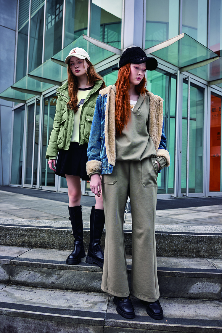 abito立體繡笑臉連帽上衣