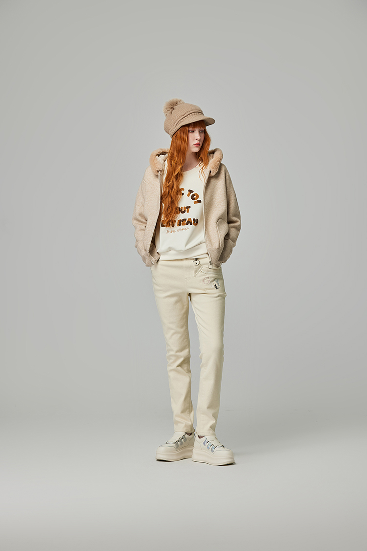 abito可愛立體字樣上衣