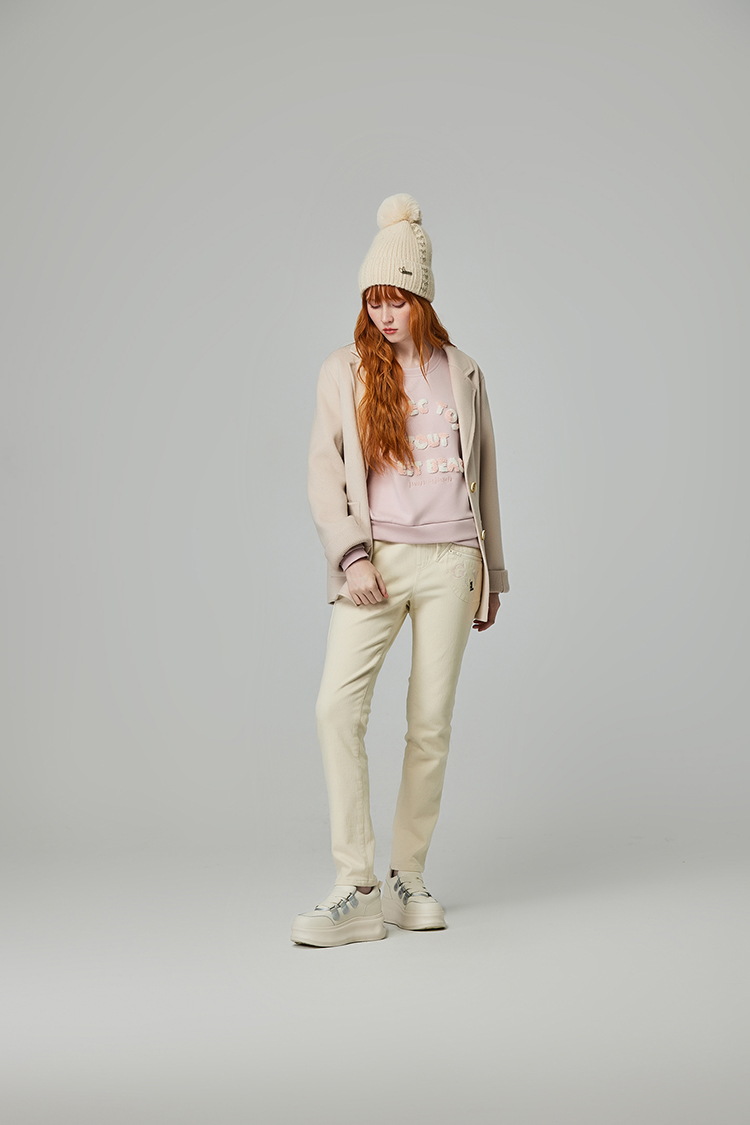 abito可愛立體字樣上衣