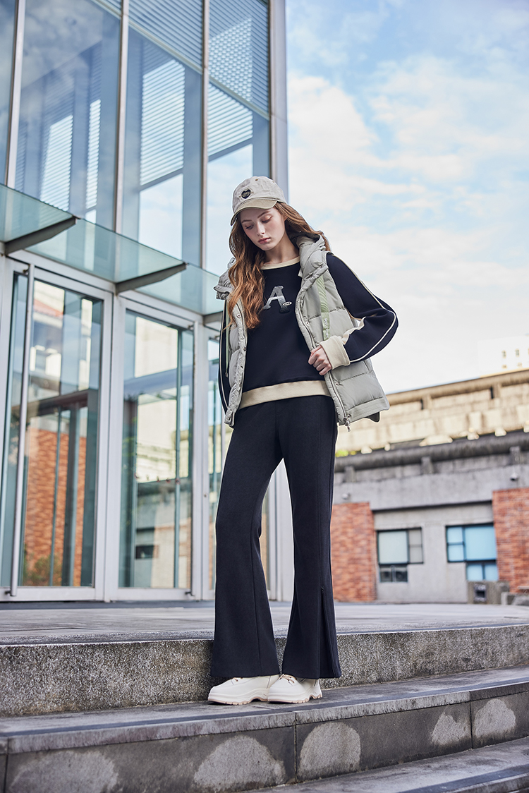 abito電繡字母拼接上衣