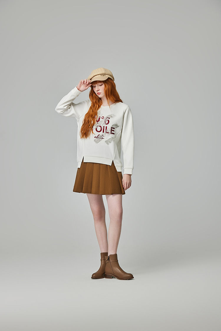 abito溫暖磨毛字母上衣