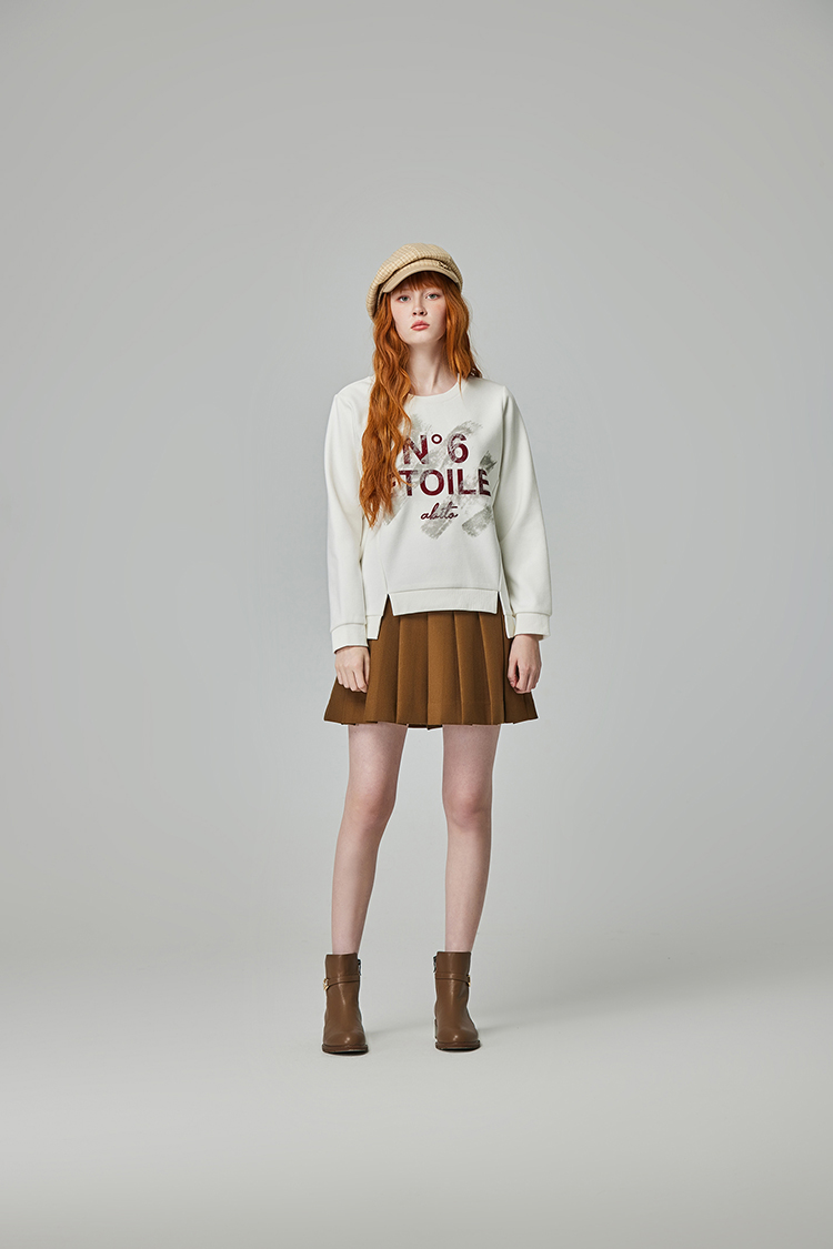 abito溫暖磨毛字母上衣