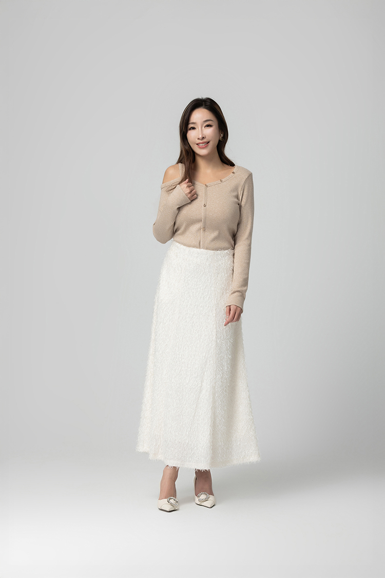 CHANG YU x abito質感挖肩V領上衣