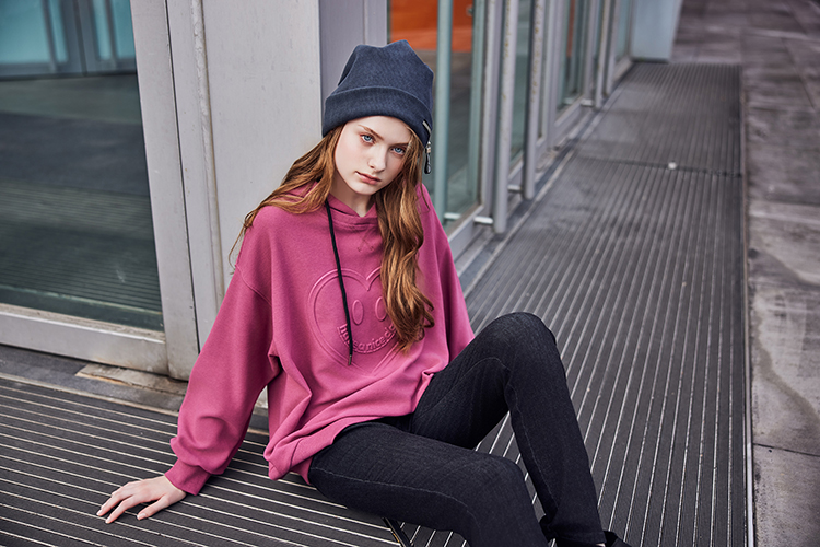 abito可愛電繡牛仔直筒褲