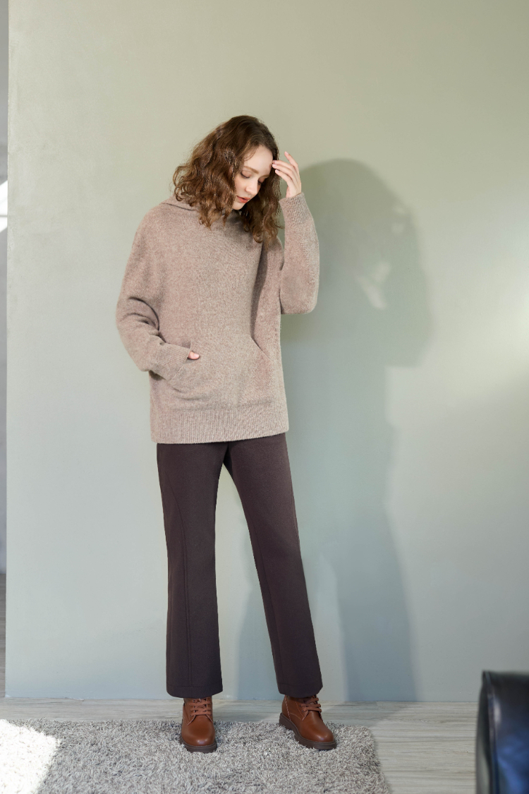 JOAN弧形剪接彈性喇叭褲