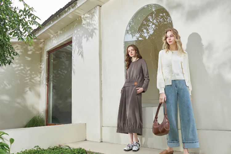 JOAN設計感抽摺彈性上衣