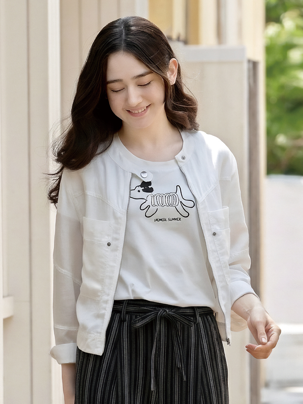 DITA合身都會風剪接外套