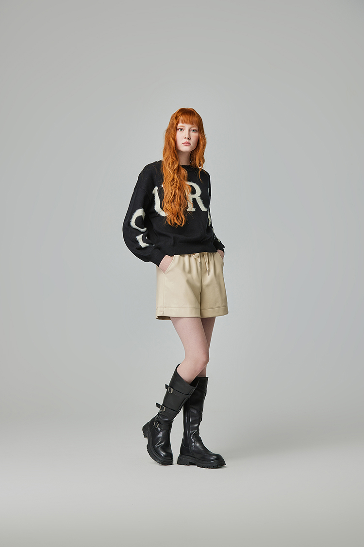 abito圓領短版字母針織上衣