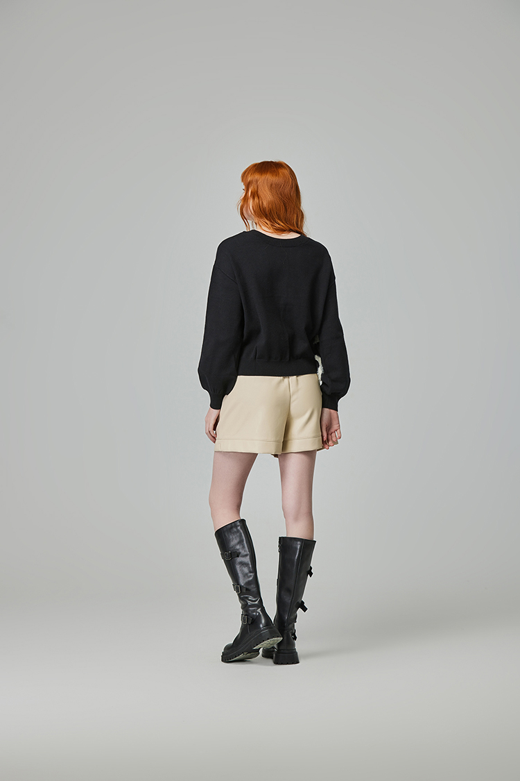 abito圓領短版字母針織上衣