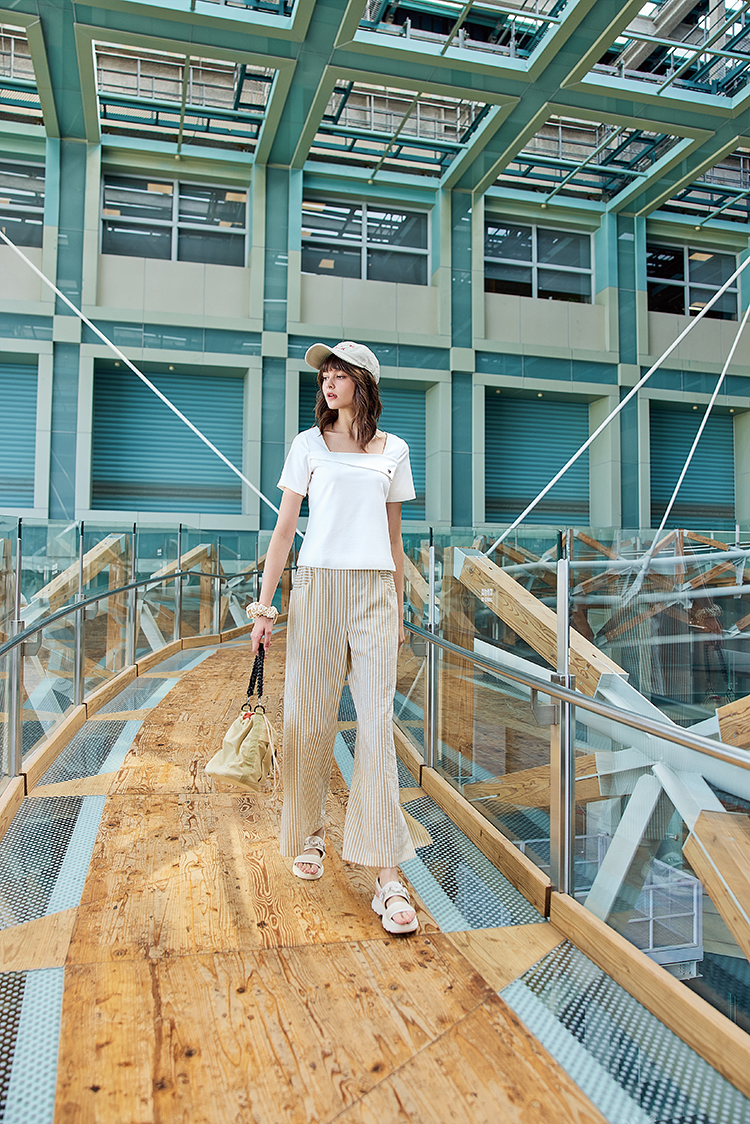 abito優雅方領愛心墜飾上衣