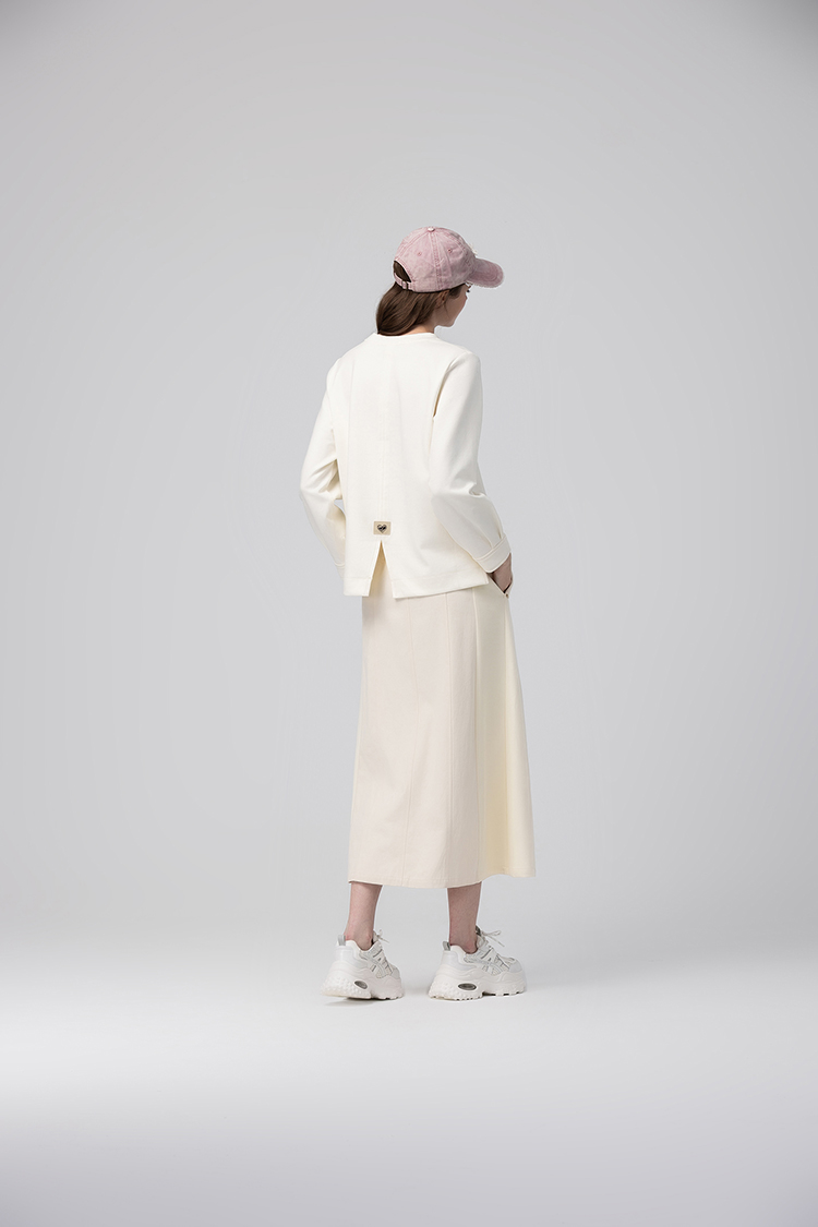 abito愛心字母鋼印上衣