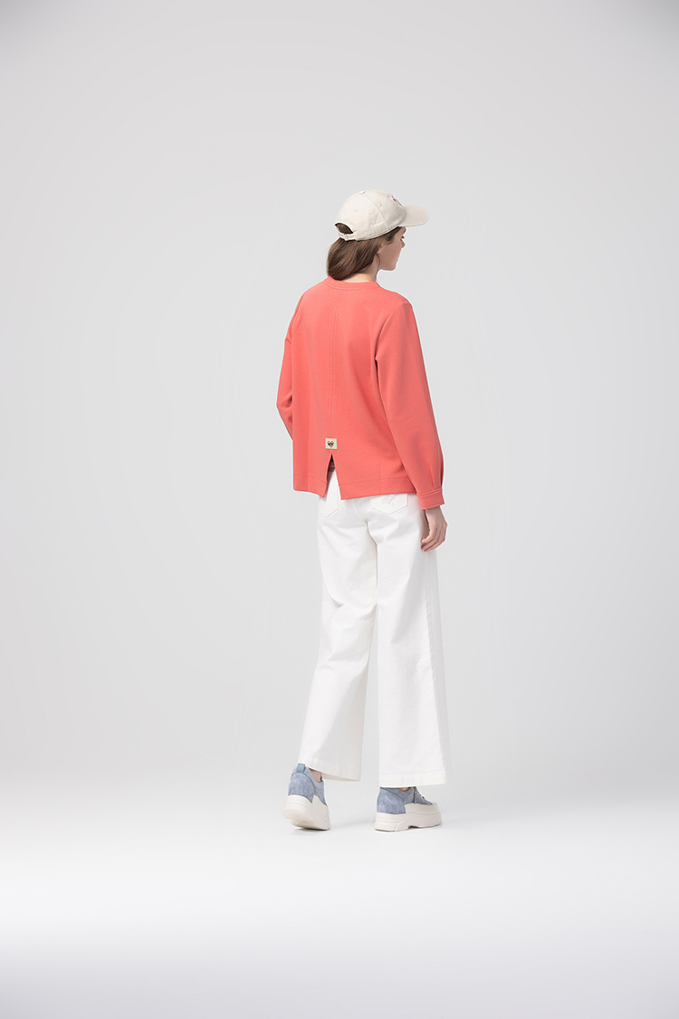 abito愛心字母鋼印上衣