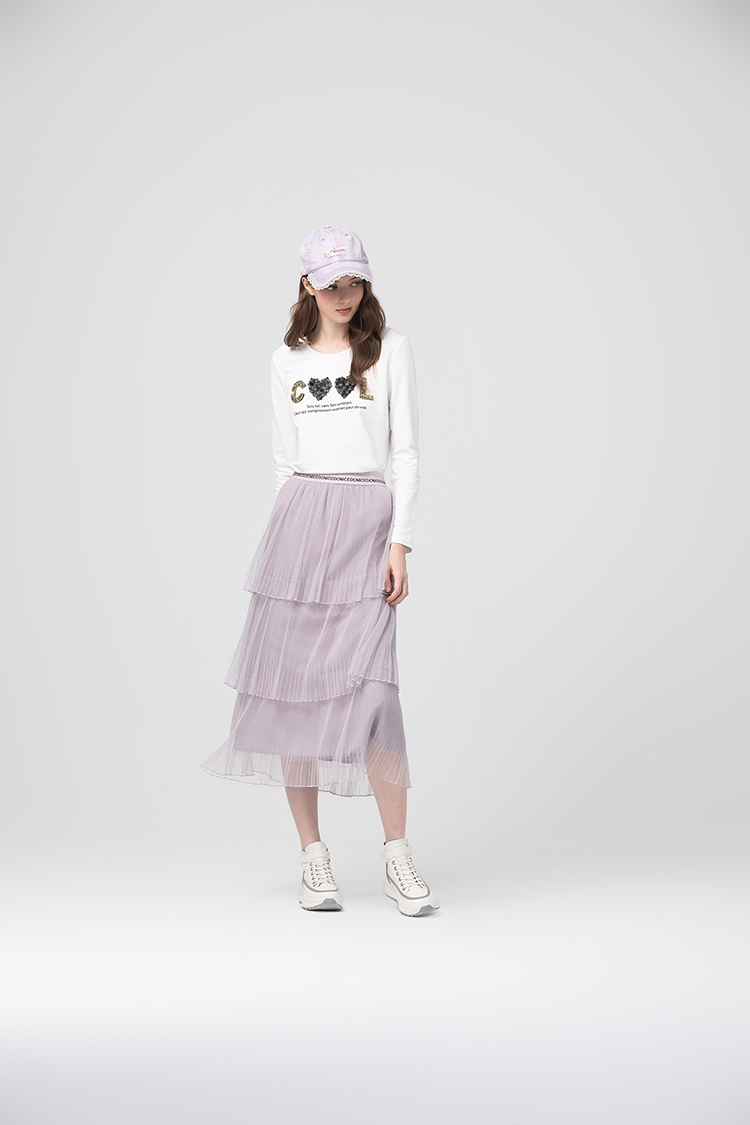 abito精緻花瓣字母上衣