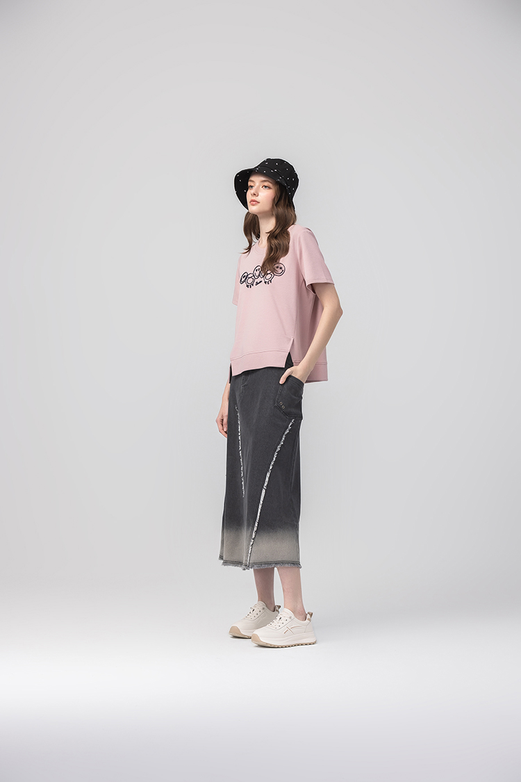 abito寬鬆圓領笑臉上衣