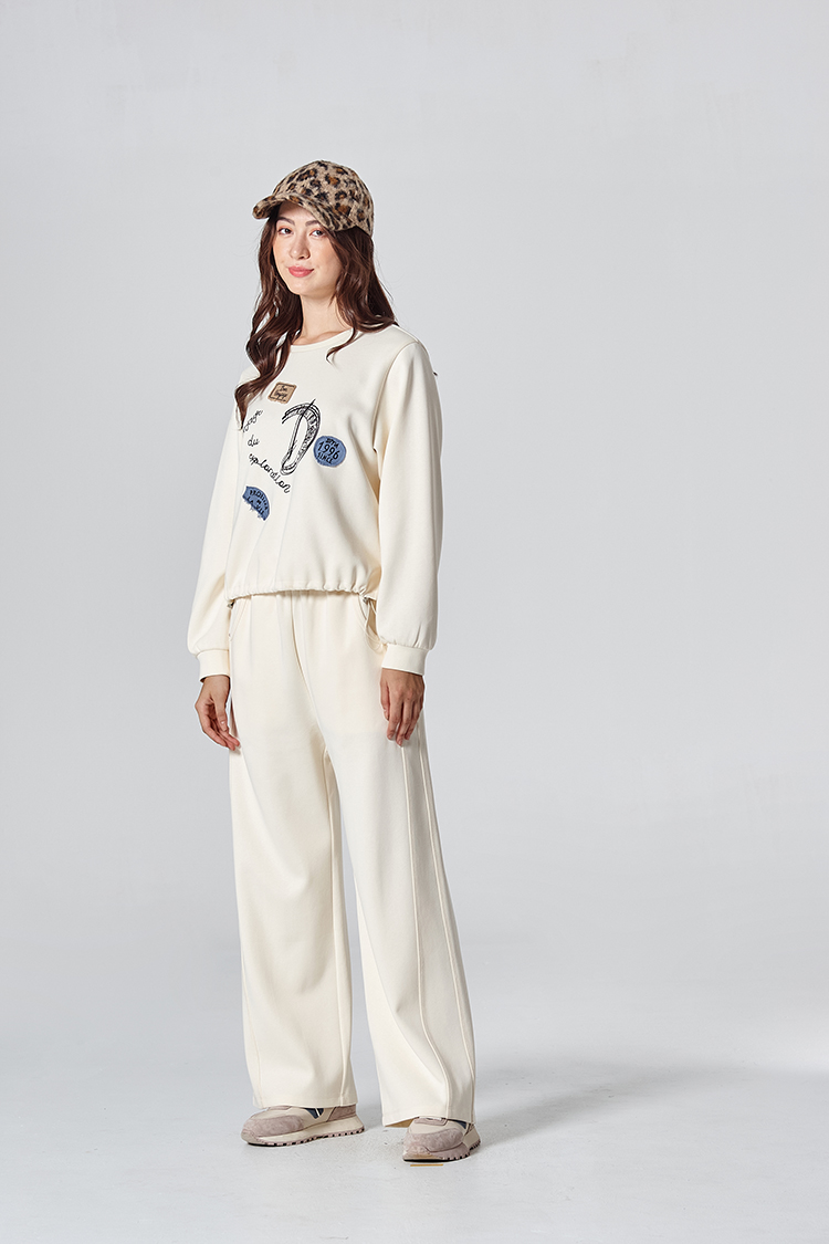 DITA運動風休閒貼布繡大學T