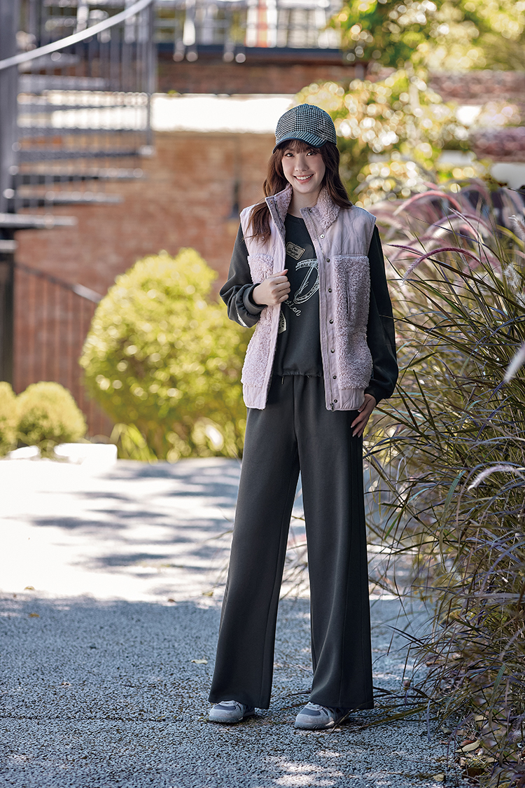 DITA運動風休閒貼布繡大學T