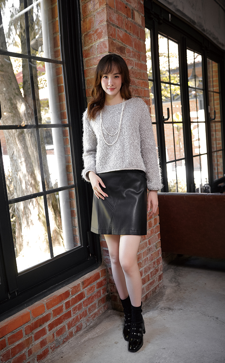 DITA個性不對稱剪接皮短裙