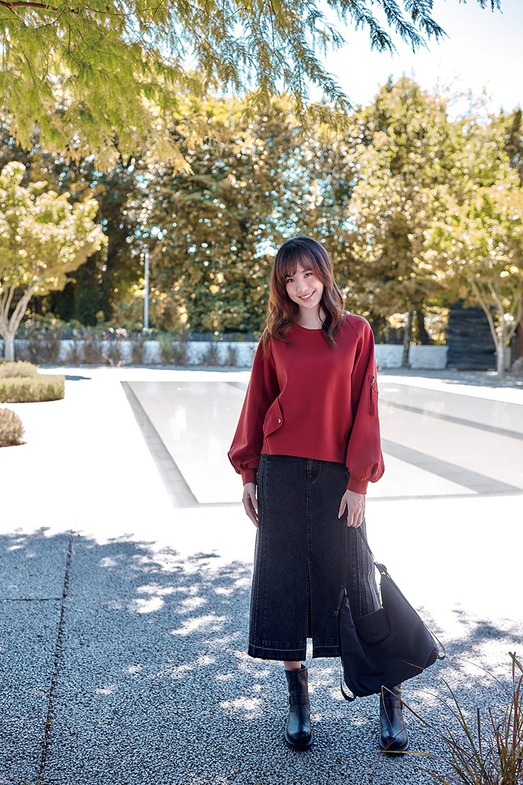 DITA造型感開岔牛仔A字裙