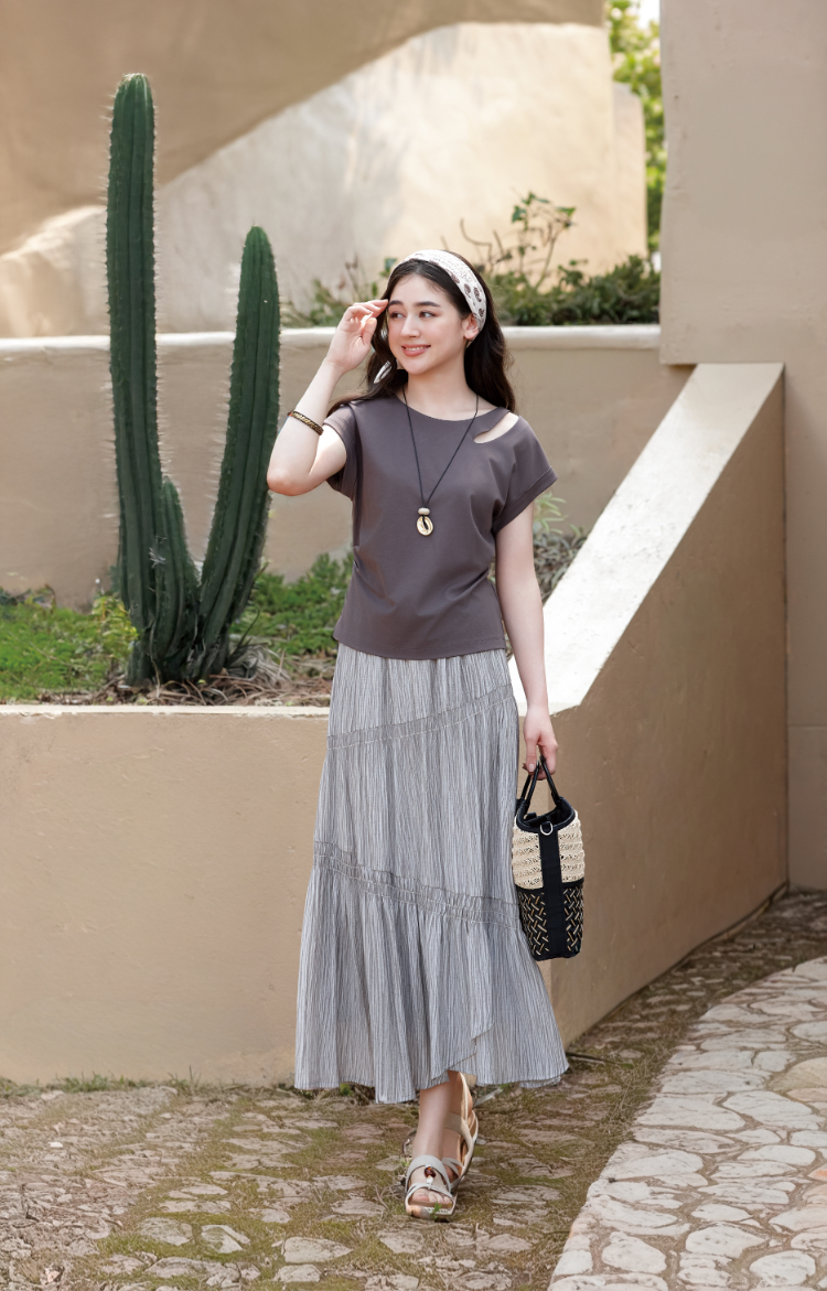 DITA法國袖修身素色上衣