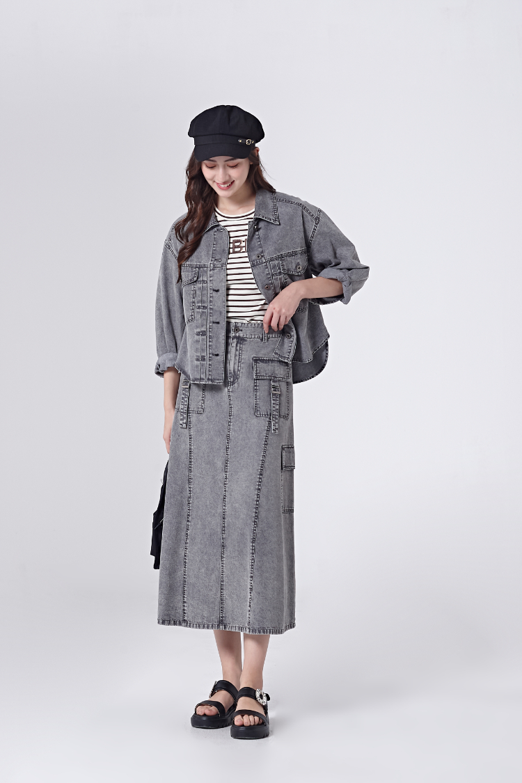 DITA條紋繡字印花上衣