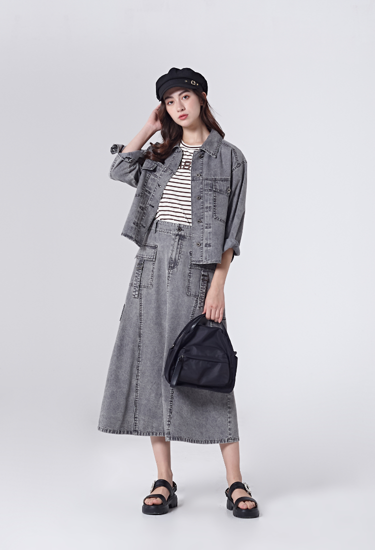 DITA條紋繡字印花上衣