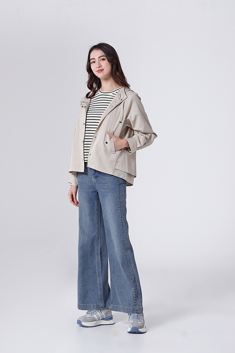 DITA拉克蘭袖剪接造型風衣