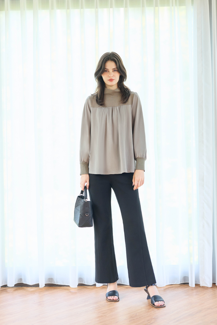 JOAN異材質拼接立領傘擺上衣