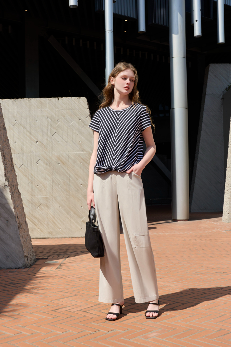 DENOVO扭結條紋修身彈性上衣